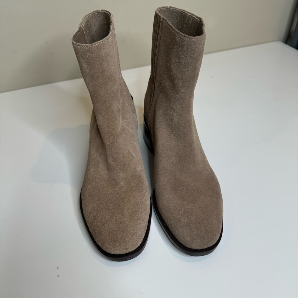 Dolce Vita Women's Layton Booties tan size 8